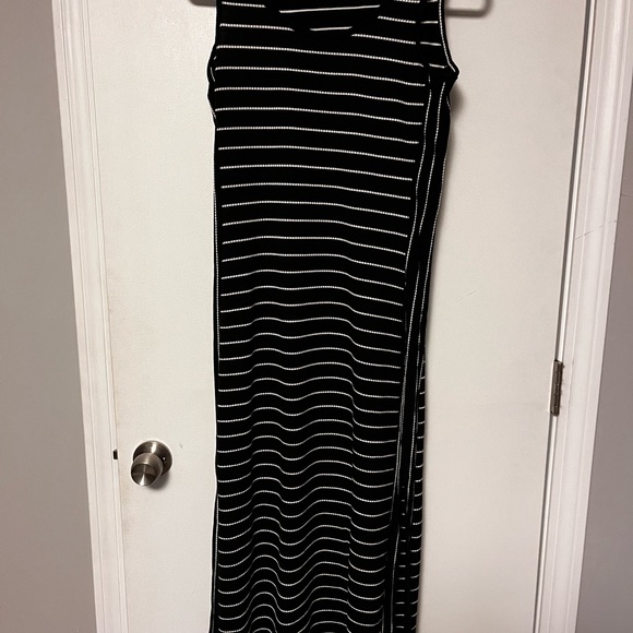 Max Studio Small Maxi Dress Black/White - Picture 2 of 7